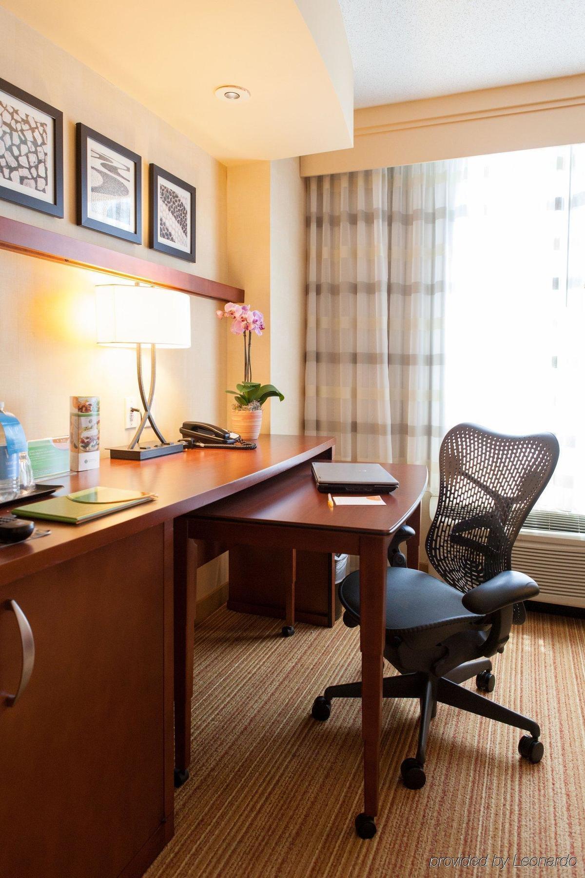 Courtyard By Marriott Silver Spring Downtown Zewnętrze zdjęcie